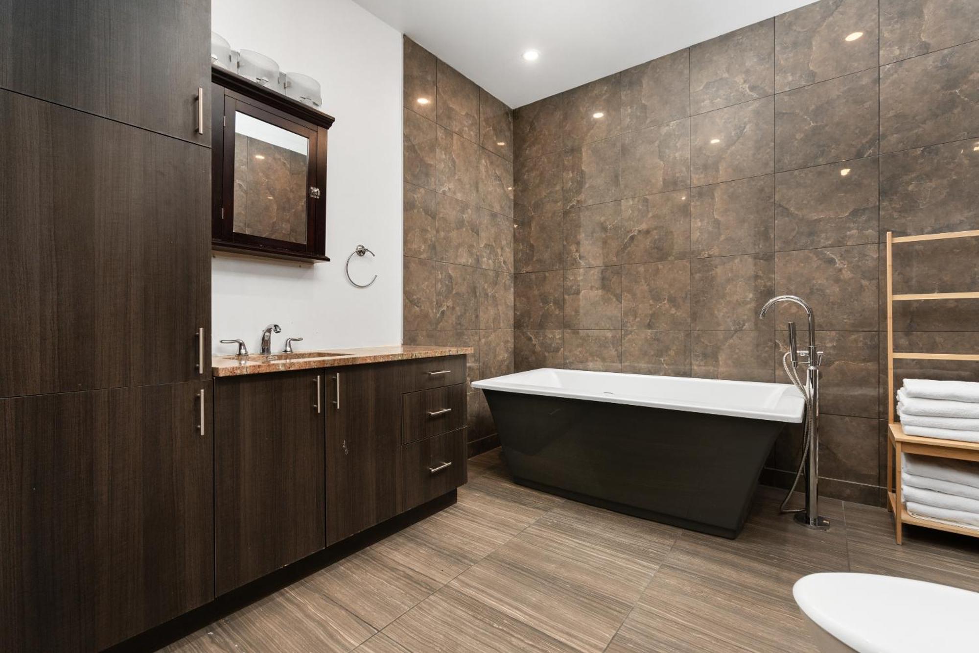 Апартаменты Boutique Lofts Notre Dame - Vieux Монреаль Номер фото